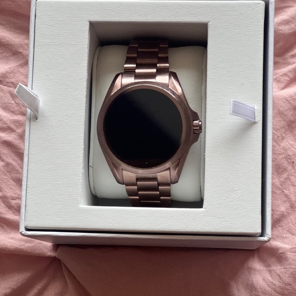 Michael Kors Access Smartwatch - Picture 1 of 4